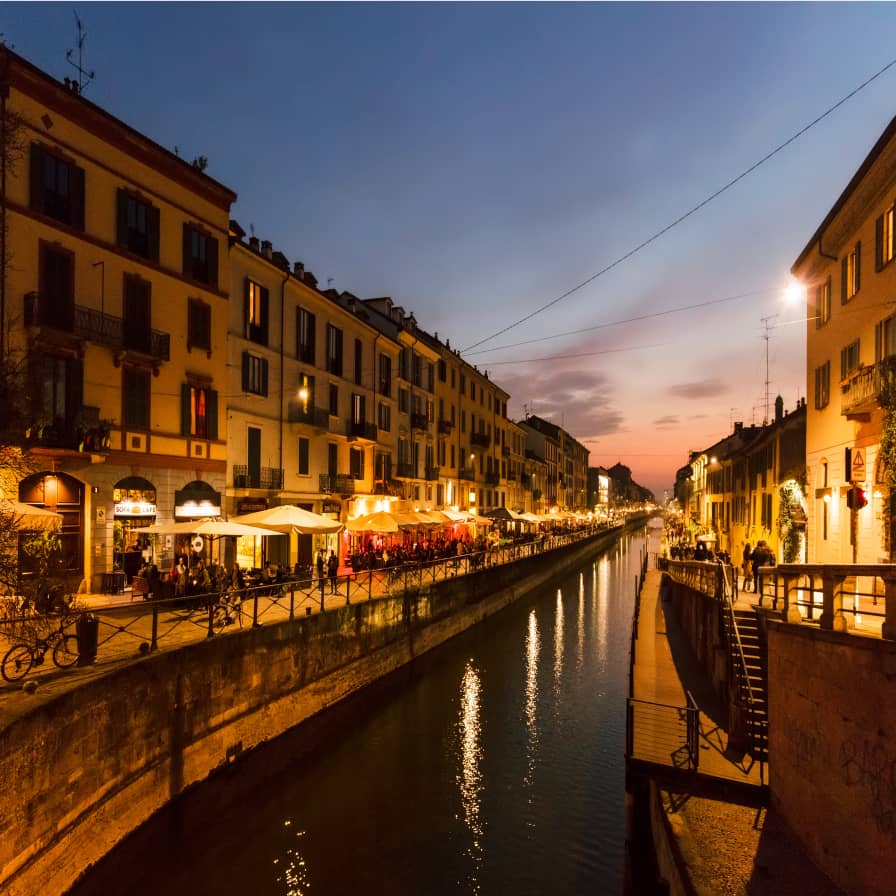 At the gates of Milan and the heart of the world